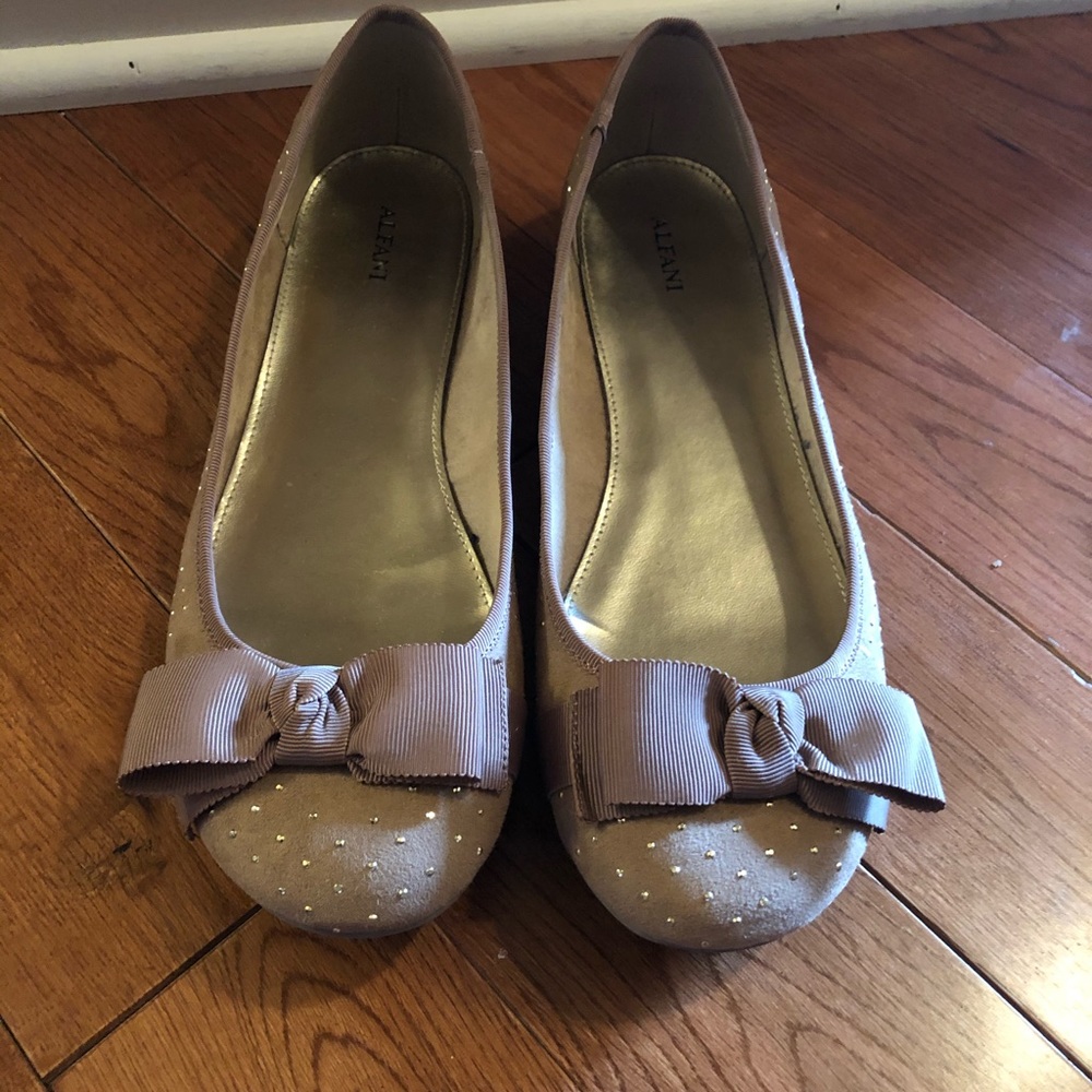 Suede fabric and hint of gold